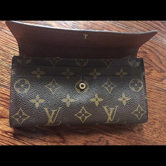 Louis Vuitton Wallet - Picture 6 of 16
